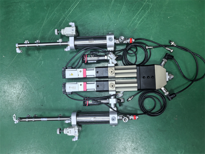 储能式双液螺杆阀